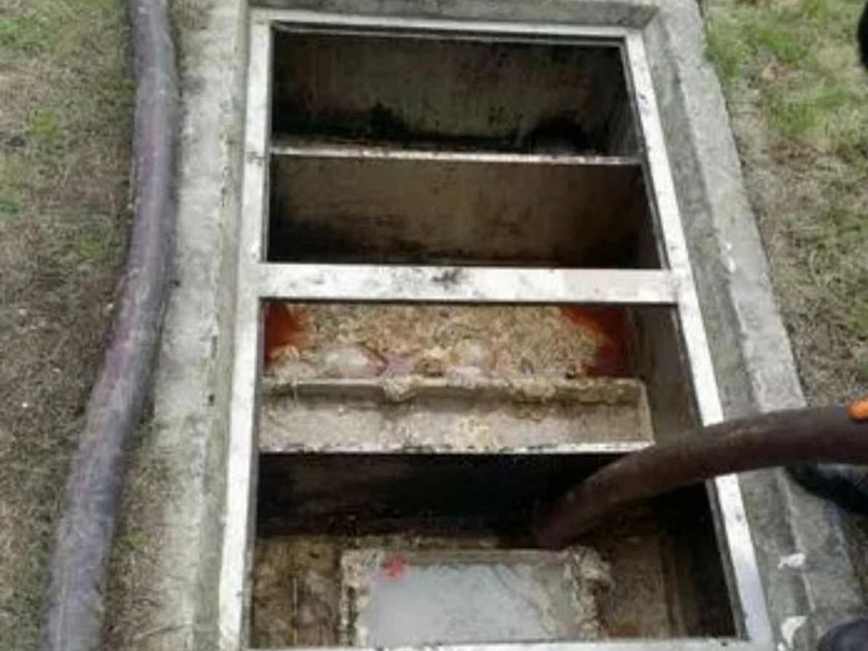 路南隔油池清理