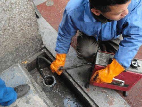 路南疏通下水道